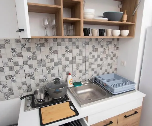 Moghioros Rezidence 2 *